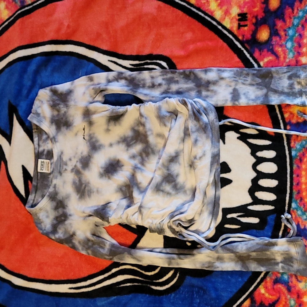 VS PINK long sleeve tie dye shirt logo blue
